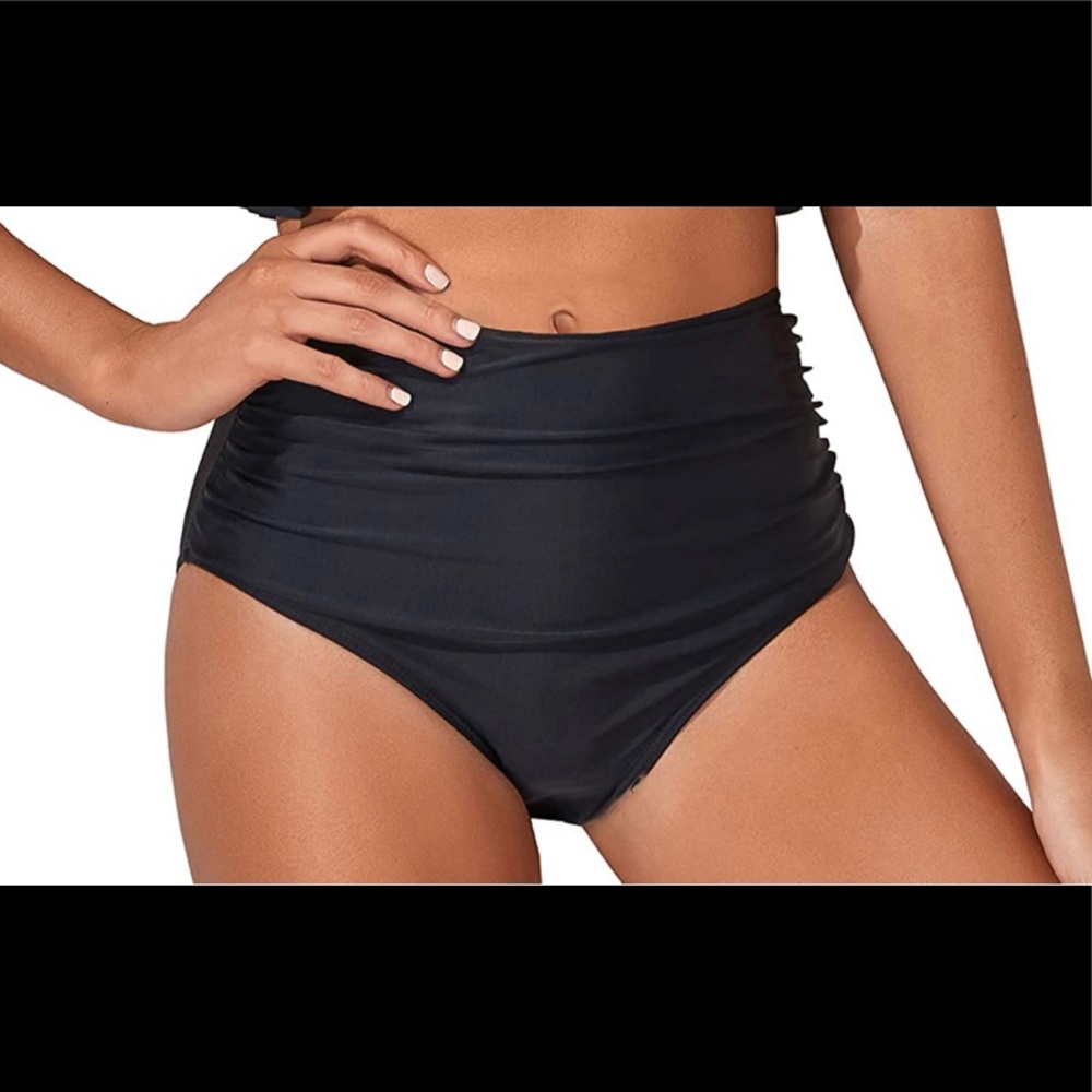 Women’s Bikini Bottom, with tummy control! Never Worn! Size medium